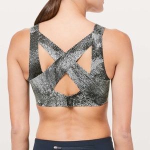 NWT Lululemom Enlite Bra Gray Pixel Print Ice 38D